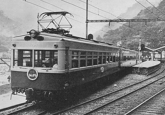 展望席初登場！「特急専用車」小田急ロマンスカー1700形 - 乗り物解説