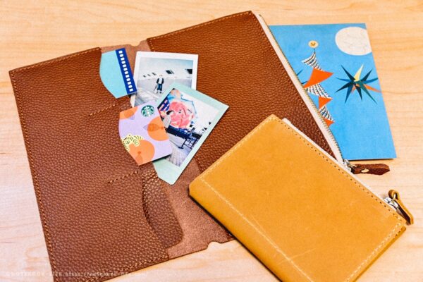 モスバーガーとトラベラーズノートがコラボした50thアニバーサリー