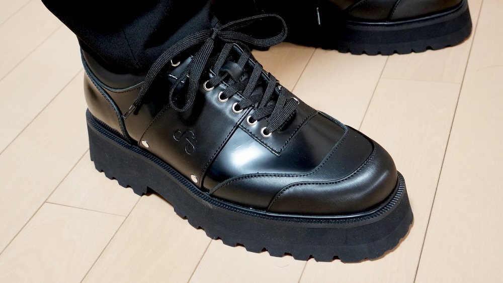 スニーカーの性能をもったOAOの革靴「SCULP TANK」をレビュー。履き