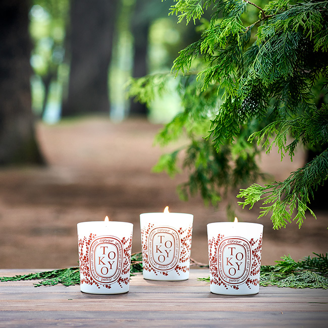 ヒノキの香りに癒される「Diptyque」の東京限定キャンドル | Numero TOKYO