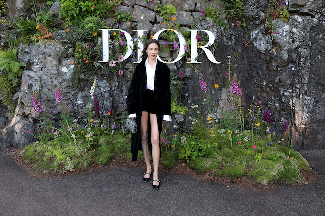 スコットランドの文化を通じてロマンティックな旅路へと誘う「Dior
