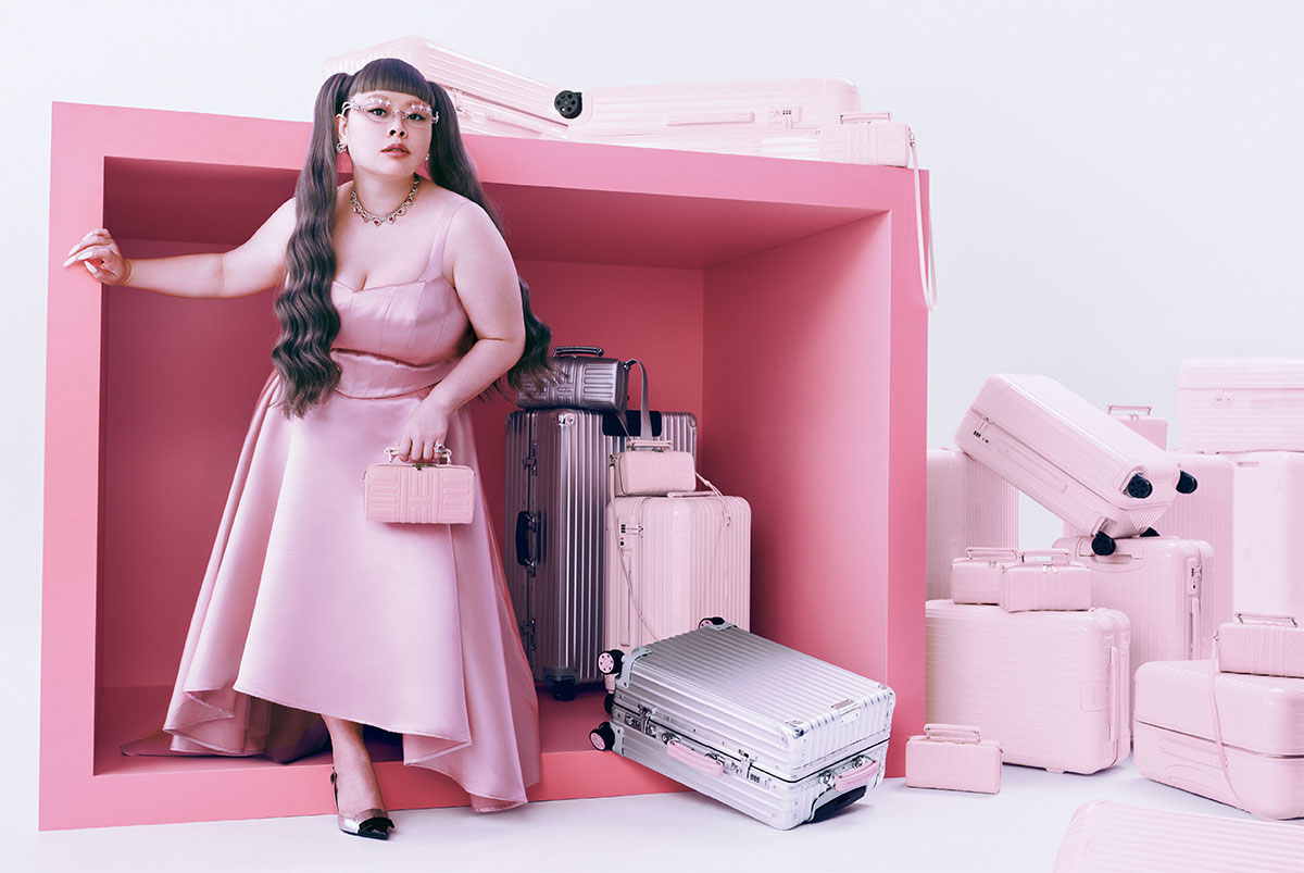 渡辺直美とリモワ。ピンクで描く新たな瞬間【グルーヴ コレクション