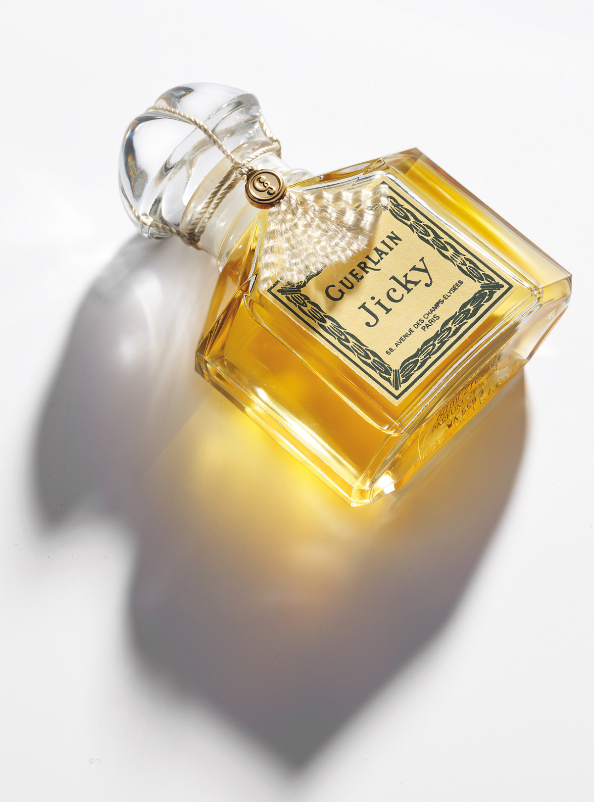 ゲラン」創業から約200年の軌跡を辿る貴重な公式書籍が発売に | Numero