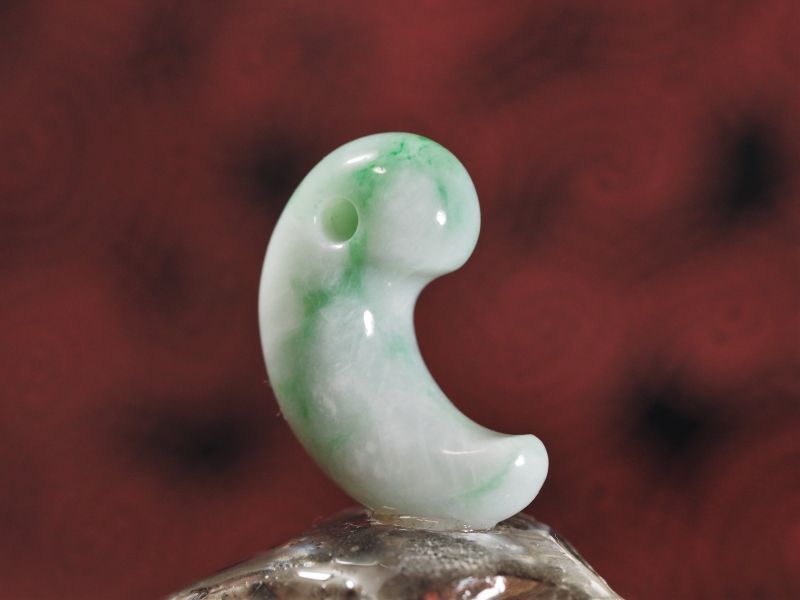 古墳時代風ヒスイ勾玉（普通サイズ）