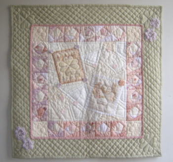 ケイトグリーナウェイパネル地企画 パッチワーク作品 - 楽しむキルト