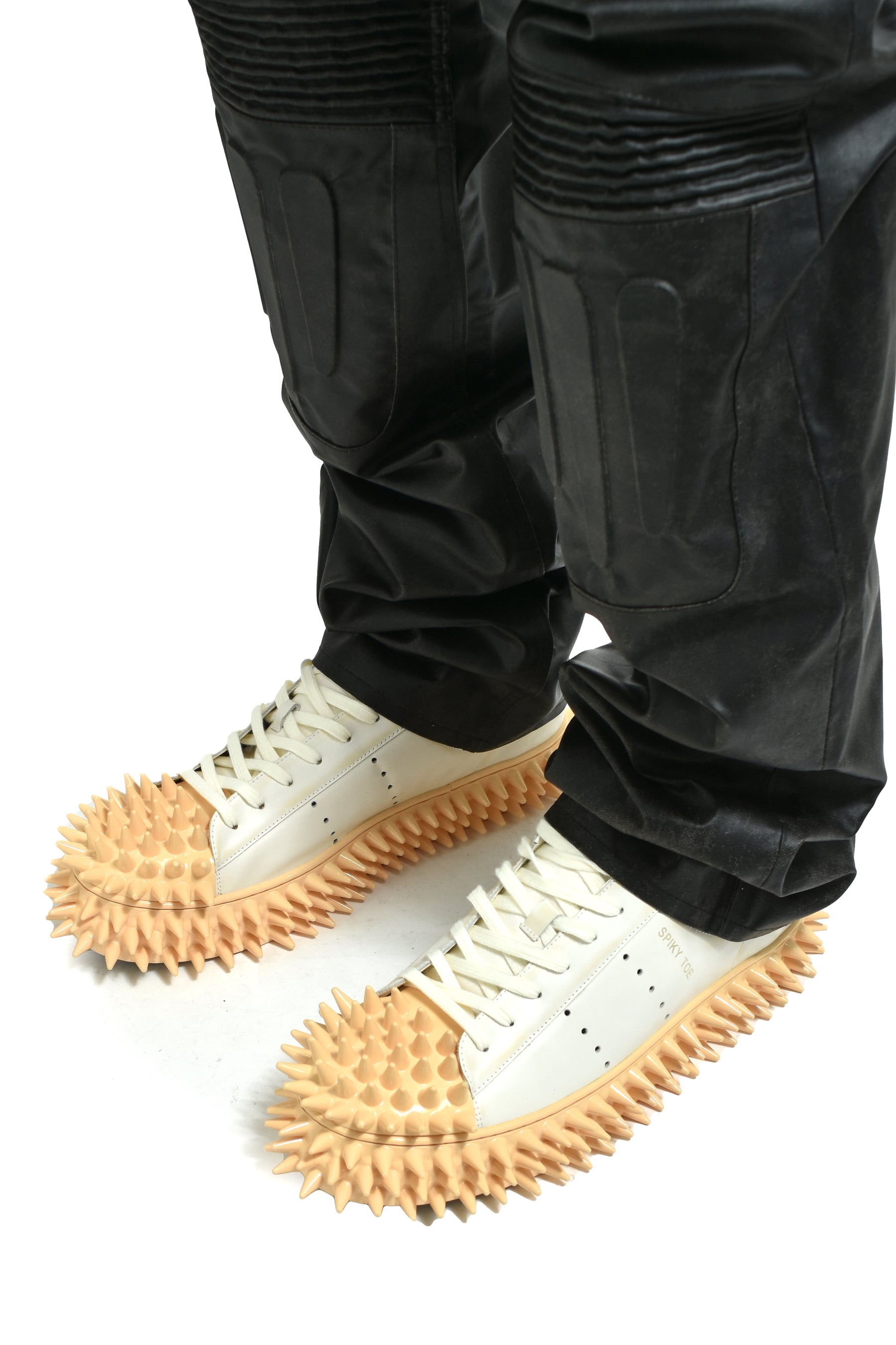 doublet FW25 SPIKY LEATHER SNEAKER / WHT - NUBIAN
