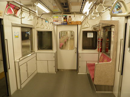 東京メトロ（営団）7000系「有楽町線」「副都心線」 座席・車内