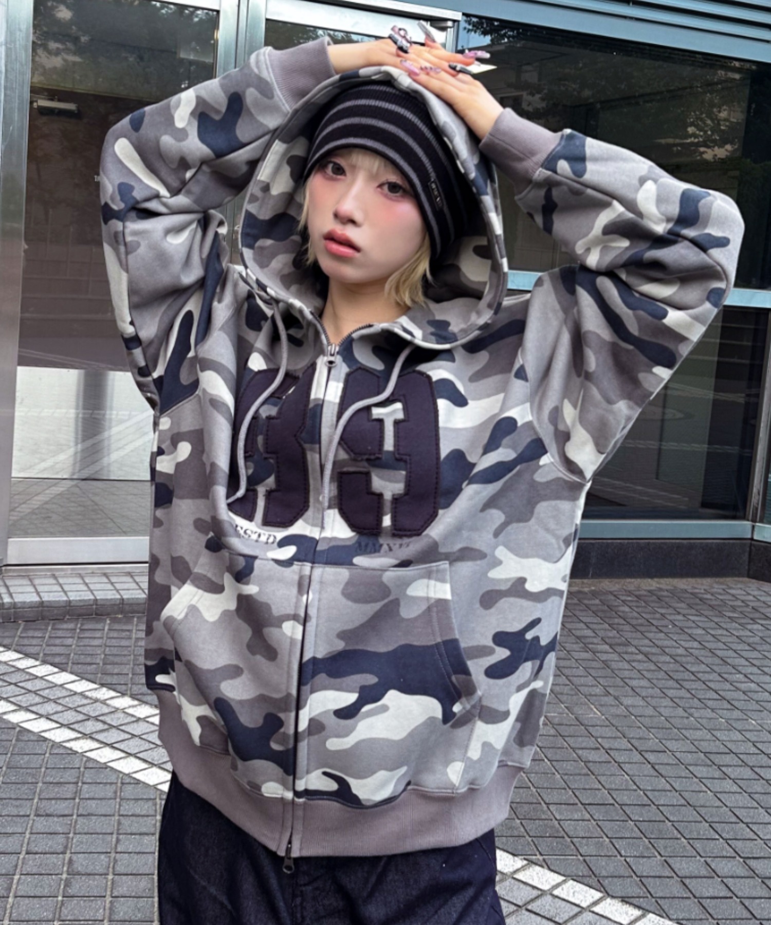mahagrid/マハグリッド』 CAMO APPLIQUE ZIP UP HOODIE/迷彩柄