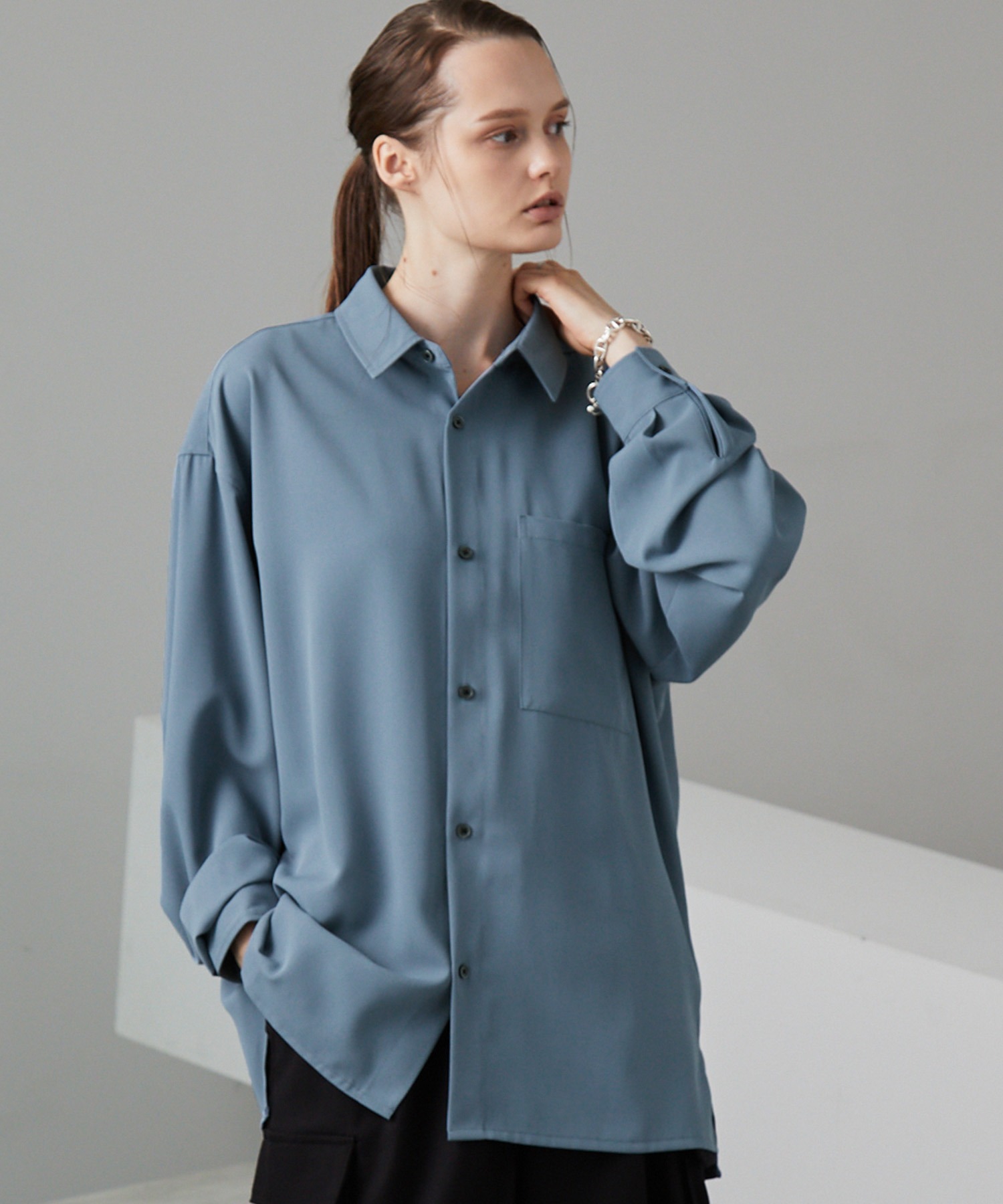 綾トロミ オーバーサイズドレープリラクシングL/Sシャツ MONO-MART