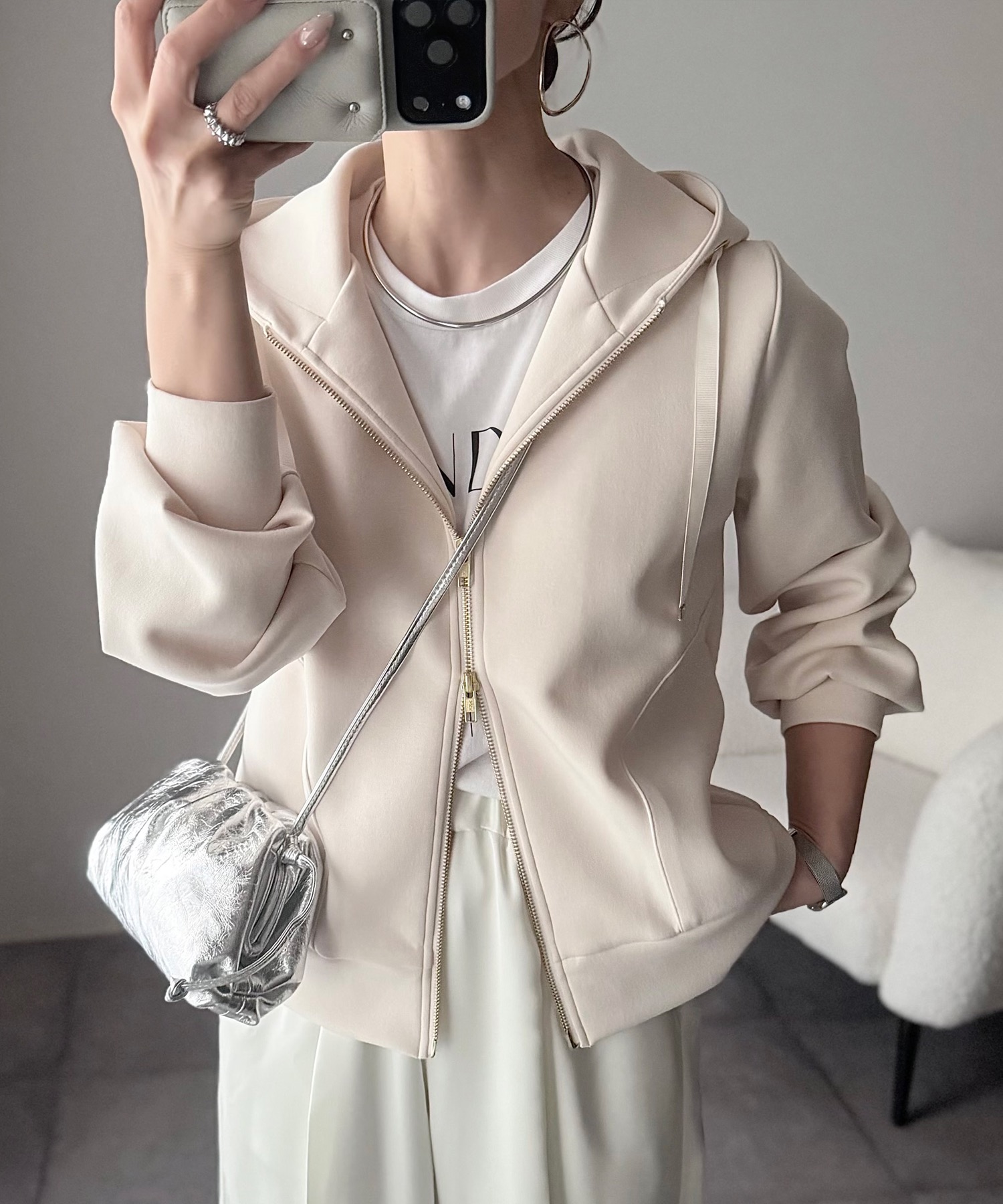 大人パーカー】ダンボールジップアップパーカー Emma Taylor