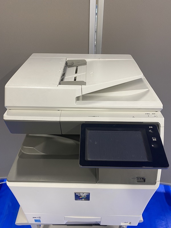超激安!最新型シャープA4フルカラー複合機 MX-C305W（フル装備、無線