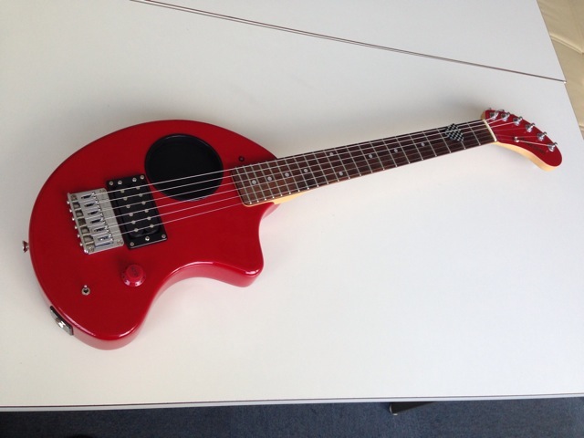 FERNANDES ZO-3、中野PINE さんで修理して調子良くなりました