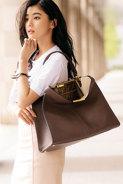 フェンディ｜FENDI】名品ピーカブーがビッグサイズで登場｜名品バッグ