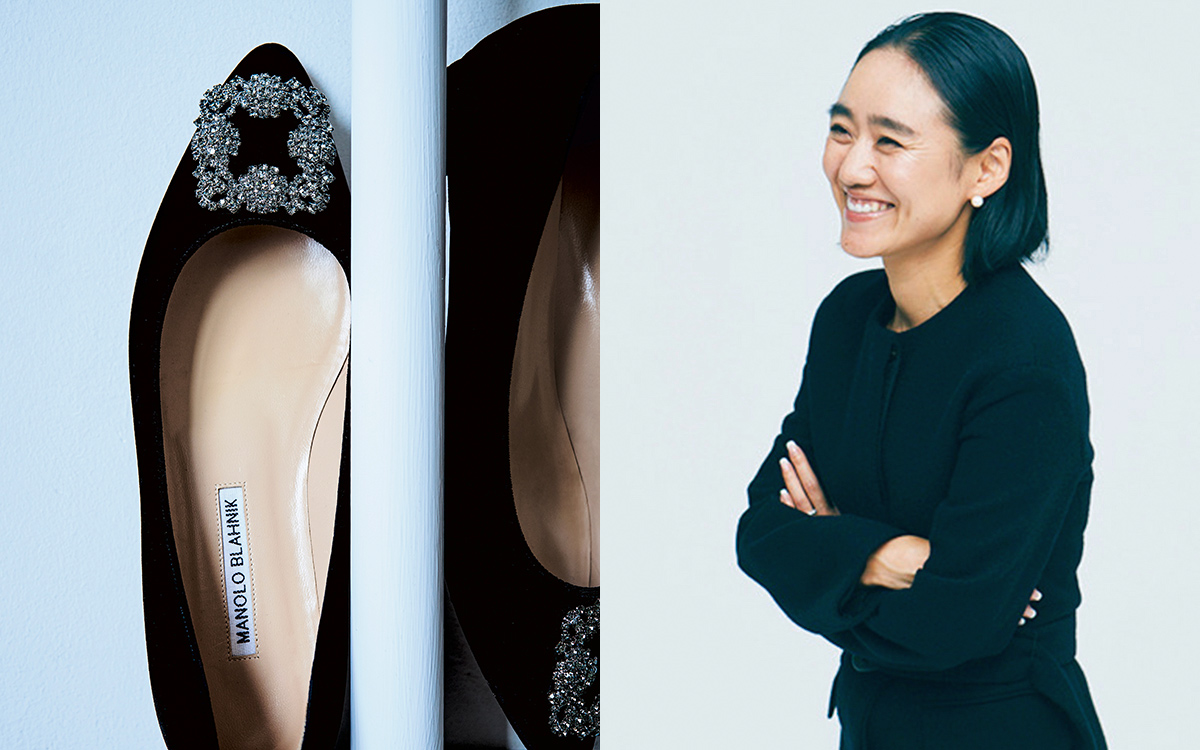 女っぷり上がる「マノロ ブラニク」の黒ベルベットシューズ