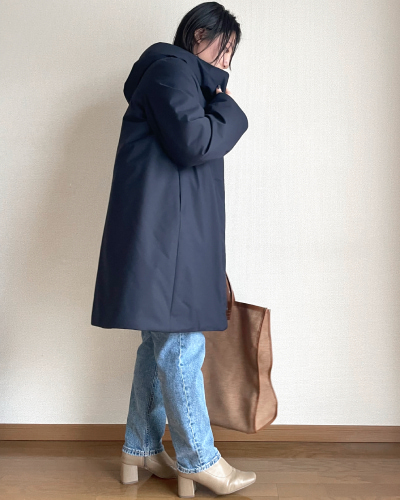 ユニクロ】ダウン見えしないダウン!? クリーンなデザインであたたかい