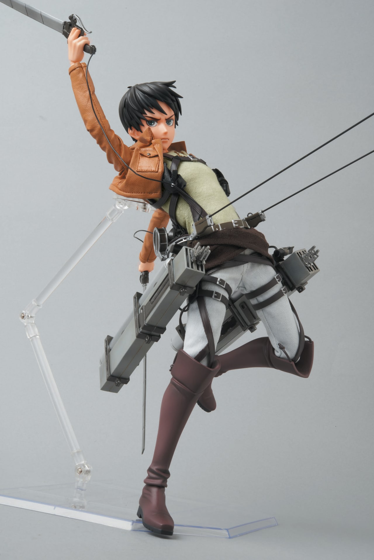 進撃の巨人」エレンのフィギュア、初回生産限定で流し目顔＆地下室の鍵