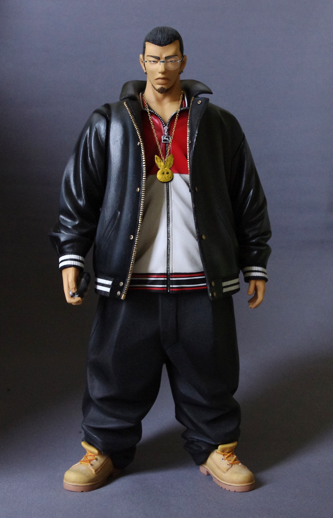 スラム街ムード満点！ウシジマくんフィギュア登場 - コミックナタリー