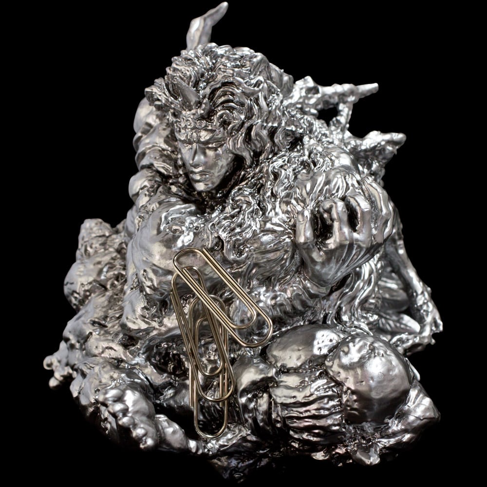 ジョジョ「カーズの考えるのをやめた文鎮」にシルバーVer. - コミック