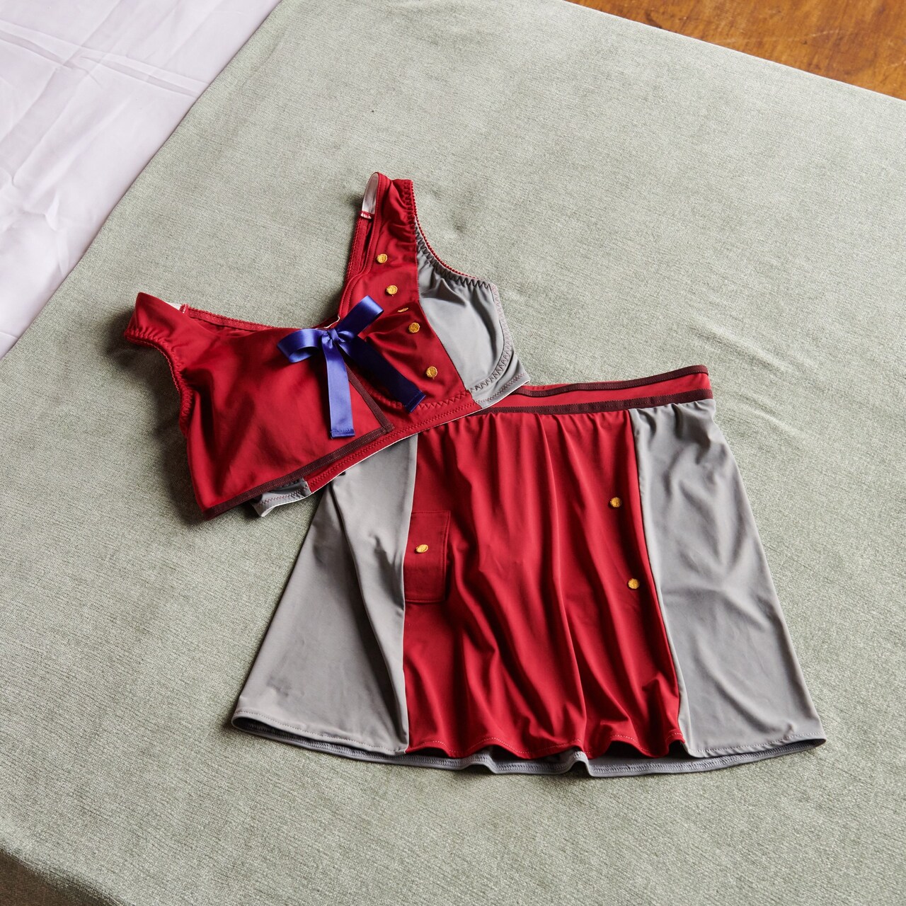 リコリコ」おやすみ用ブラ＆スカートパンツ、千束とたきなの制服が