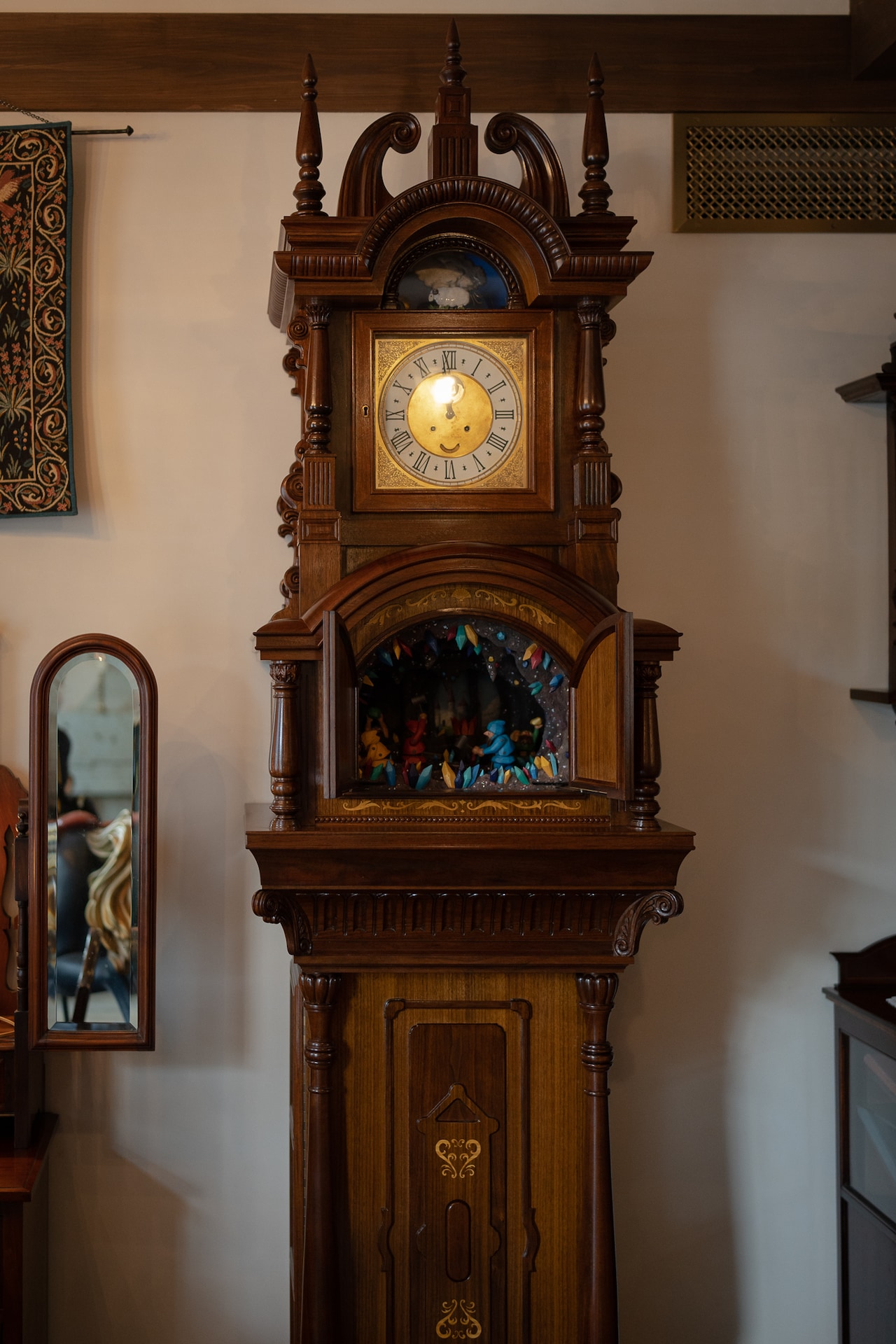 ジブリパーク「青春の丘」より地球屋内の古時計。 [画像ギャラリー 3