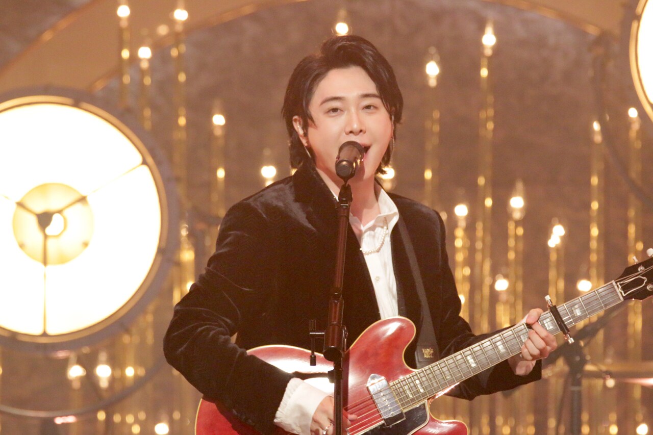 第48回日本アカデミー賞授賞式より、「Dear」を歌唱するMrs. GREEN