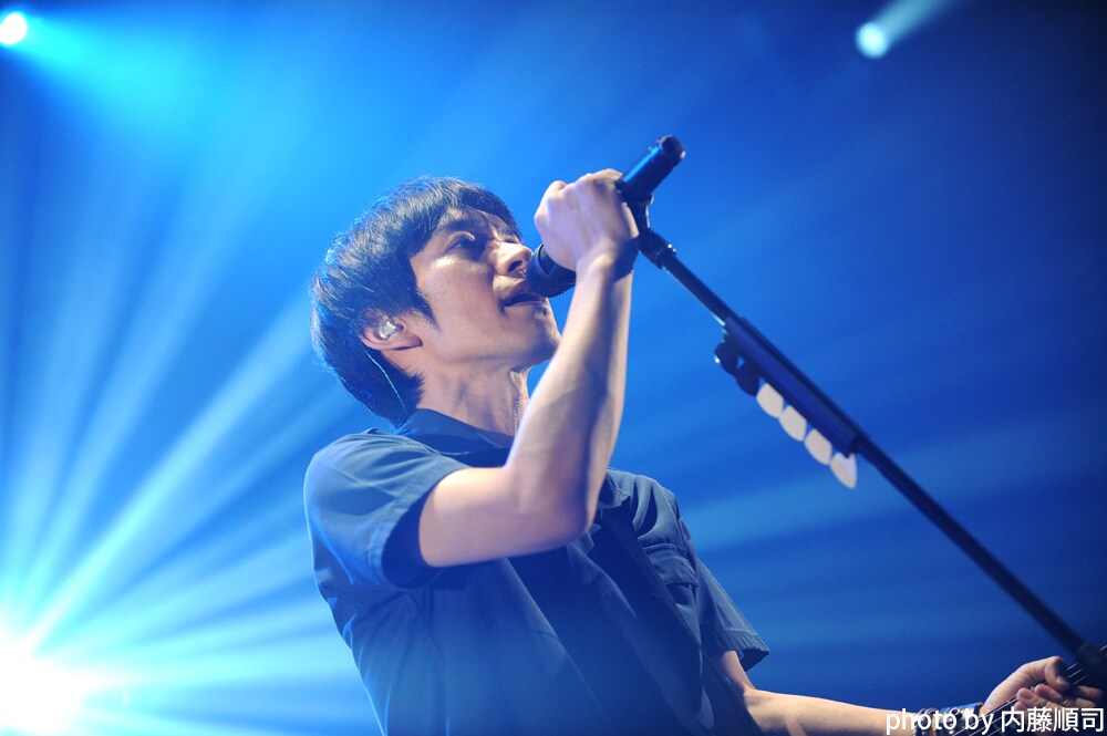 スピッツ草野急病で明日からの大阪公演を延期 - 音楽ナタリー