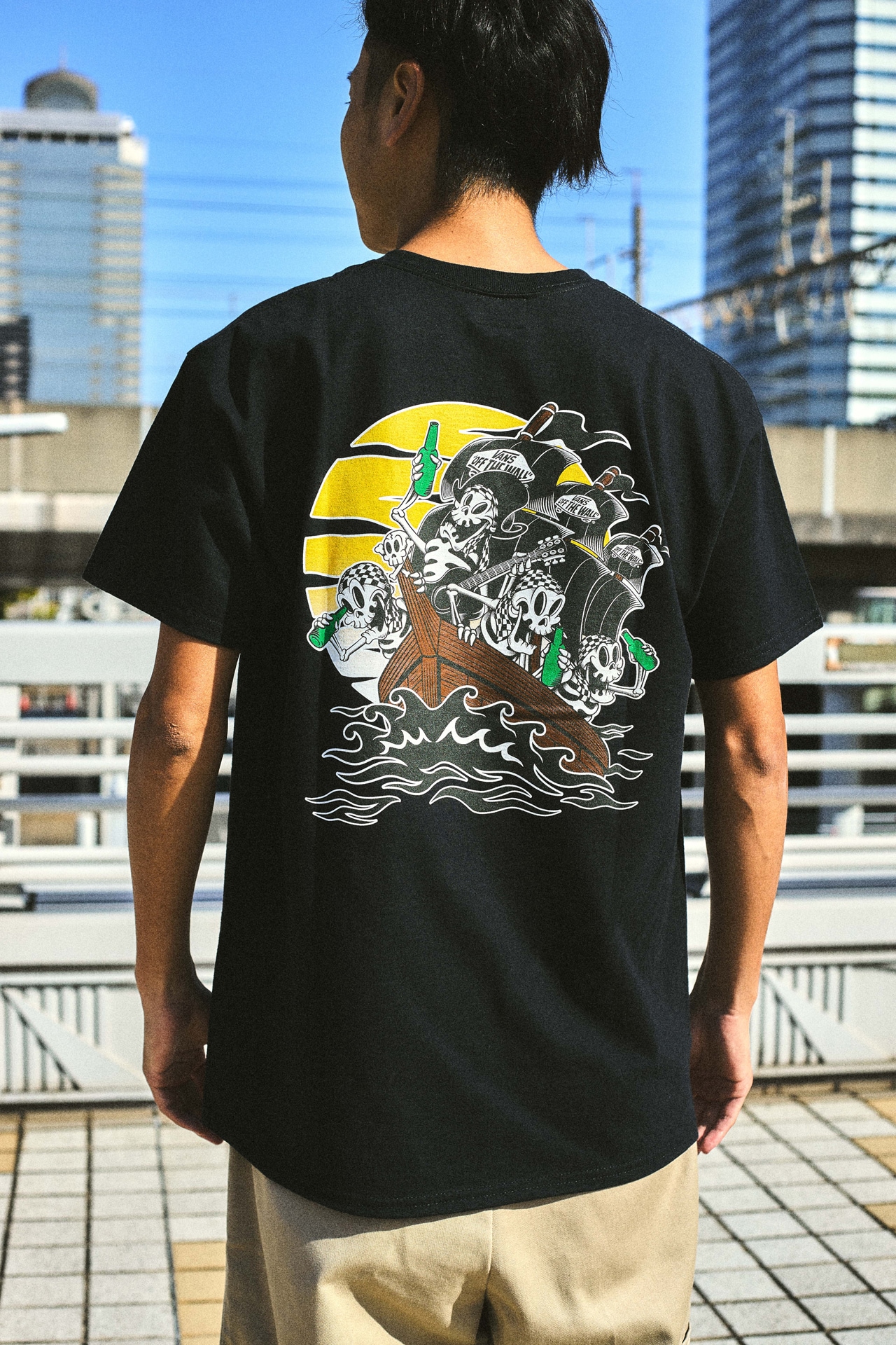 VANS × ELLEGARDEN」の「PIRATES OTW TEE」（BLACK）。 [画像