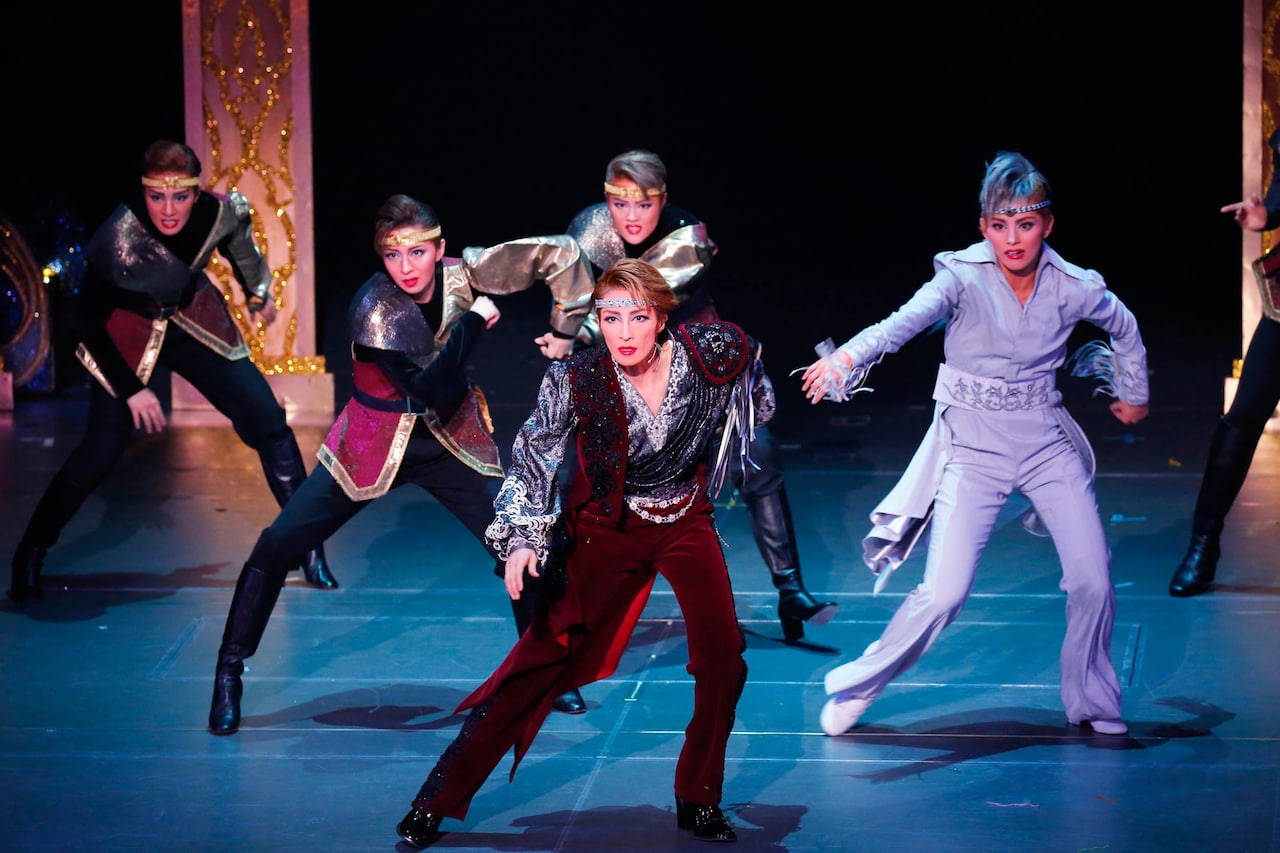 宝塚歌劇月組「モン・パリ誕生90周年 レヴューロマン『カルーセル輪