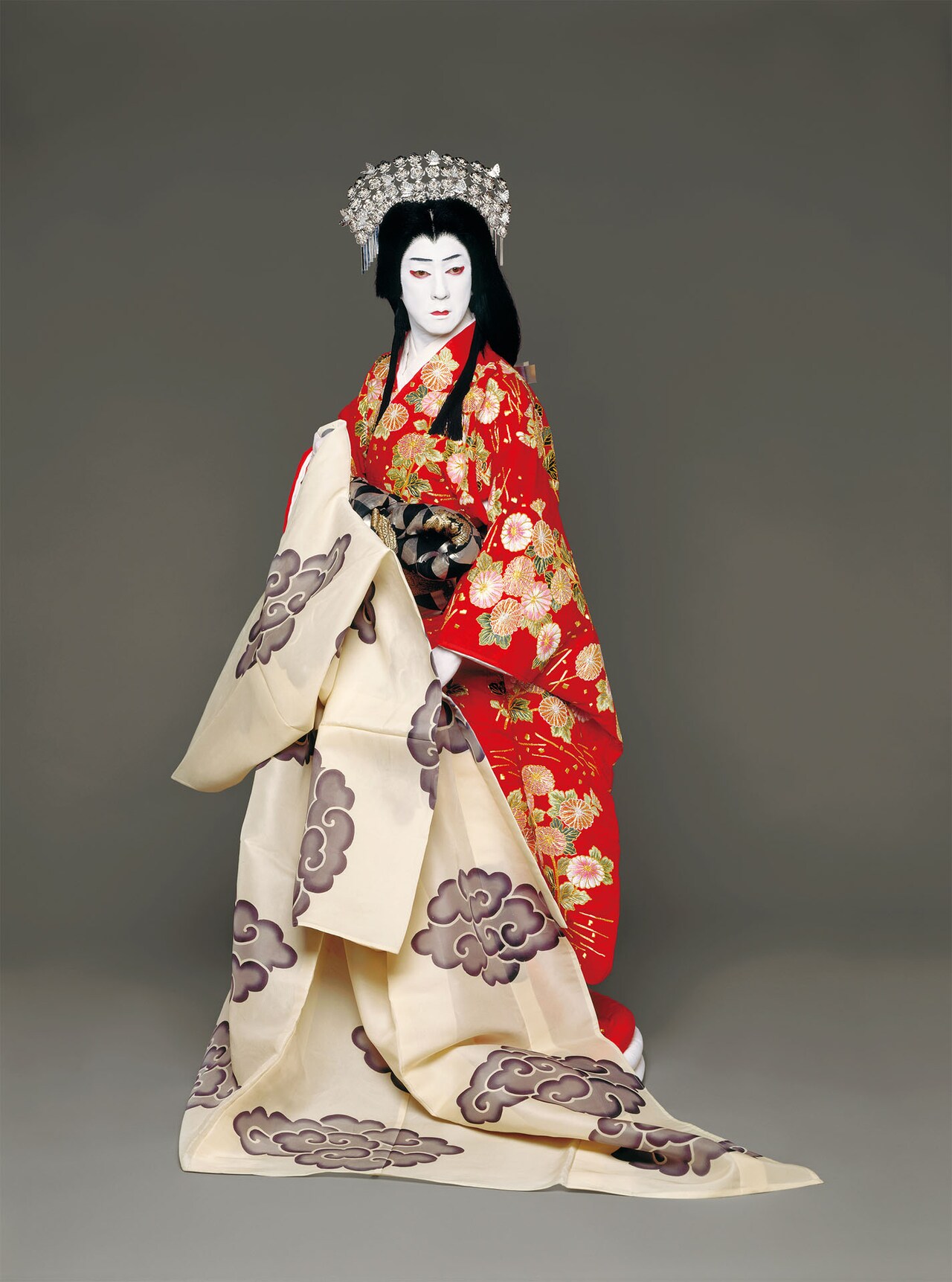 日本振袖始」より、坂東玉三郎の扮装姿。（撮影：篠山紀信） [画像