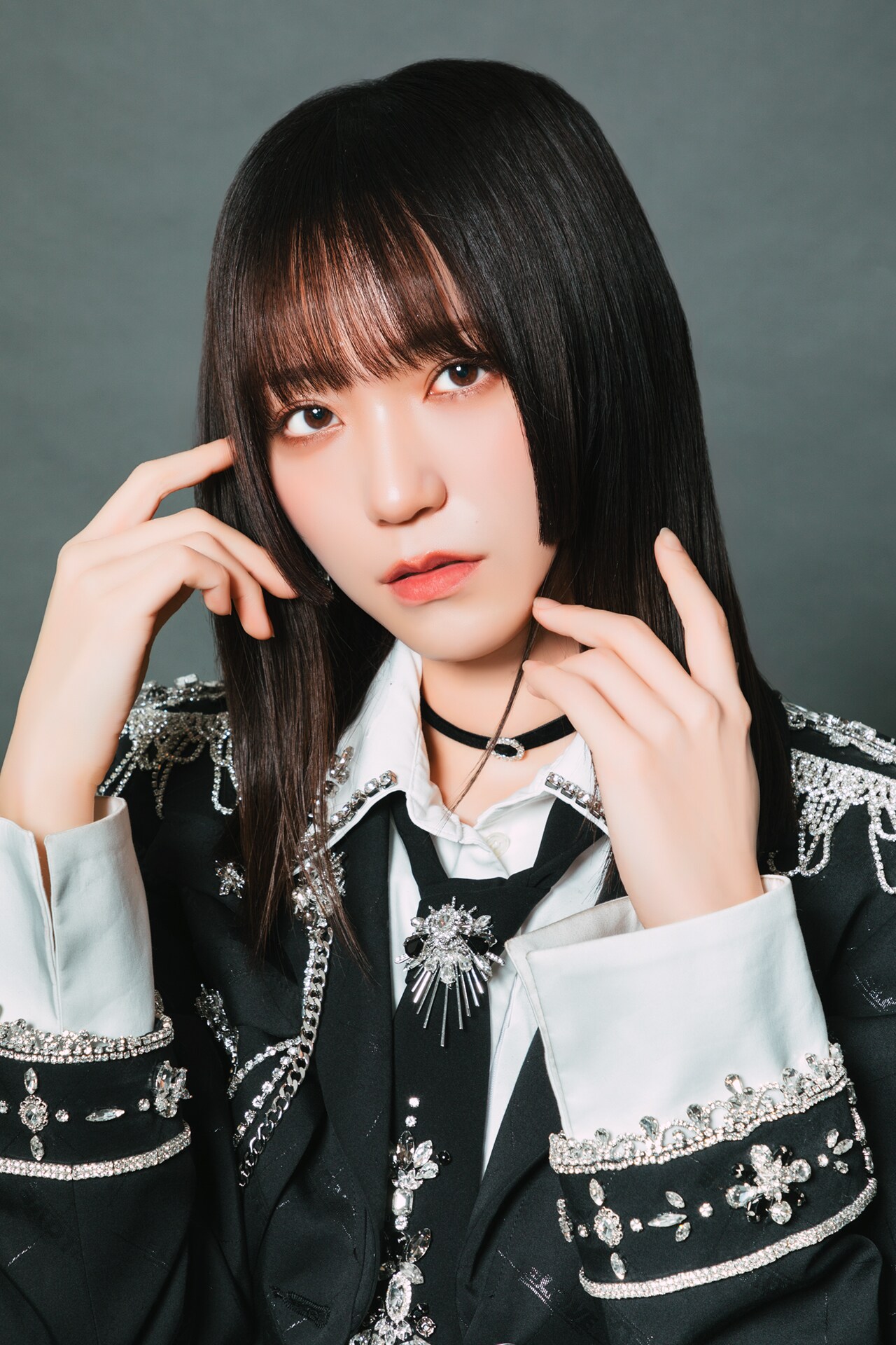 LOVE「呪って呪って」インタビュー｜“野口衣織らしさ”が炸裂するダーク