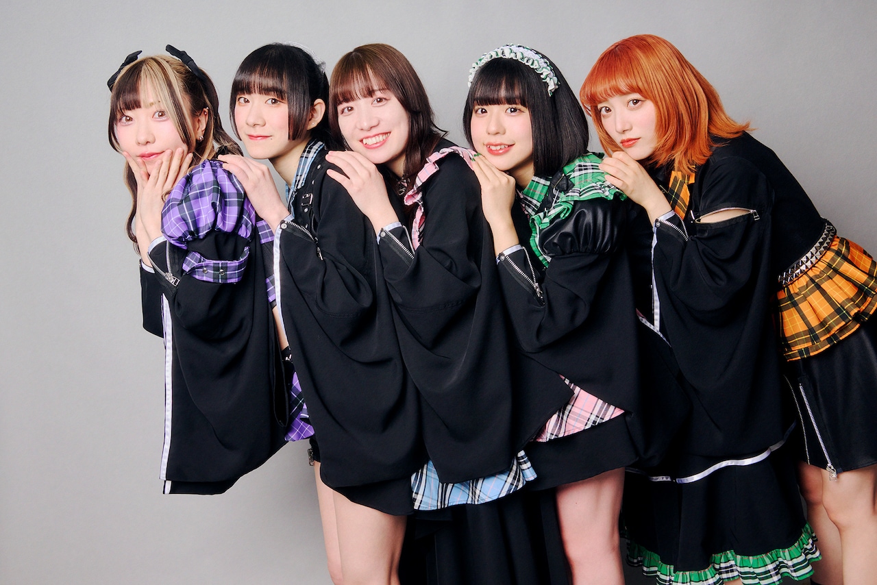 小沢健二×ずとまよACAね、テニスコートで対談＆対戦 - 音楽ナタリー