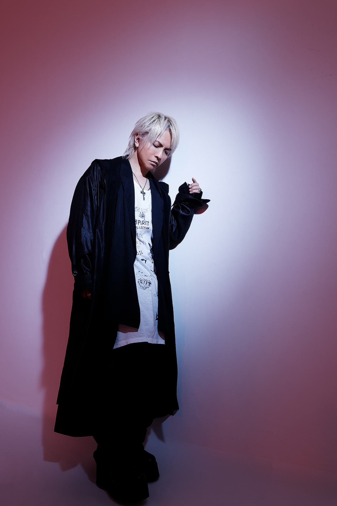 HYDE「TAKING THEM DOWN」インタビュー｜今こそ反撃の狼煙をあげるとき