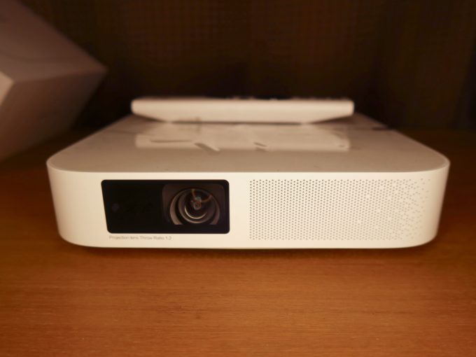 Wi-Fiでつながるプロジェクター「Z6 Polar Meets popIn Aladdin」を