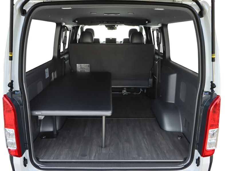 200系ハイエース S-GL標準ボディ ESSEX リアスカッフプレートカバー