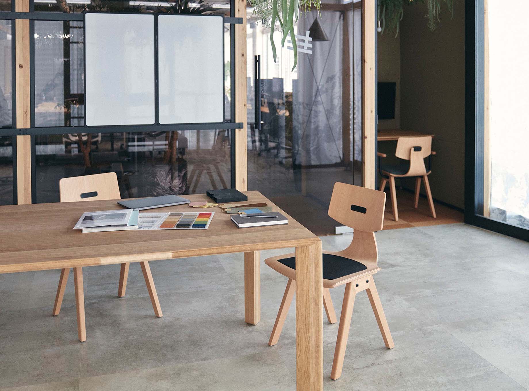 器具から家具へ」働くという行為を自由にする ワーキングチェア ELMAR