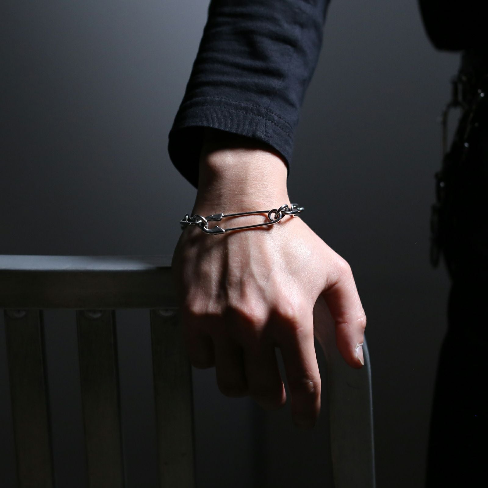 J-BR021-BK)安全ピン長アズキチェーンダイヤモンドブレスレットL