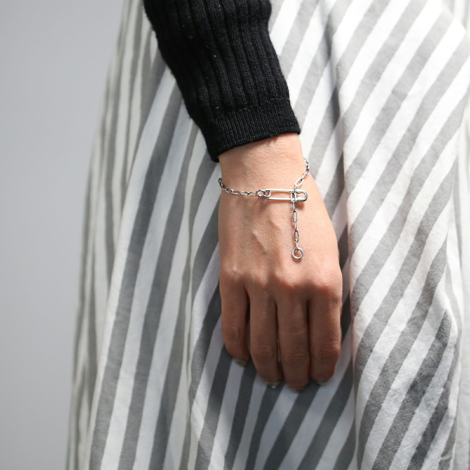 J-BR003-SV)安全ピン長アズキチェーンダイヤモンドブレスレットS