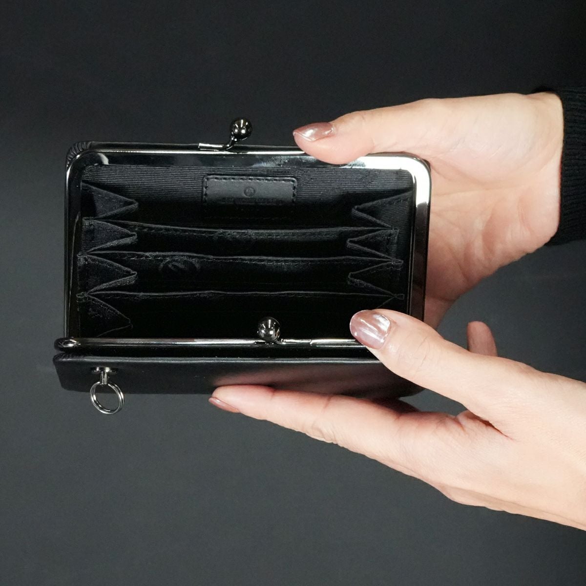 JNS1300BK)がま口二つ折り財布 / ガマミディアムウォレット