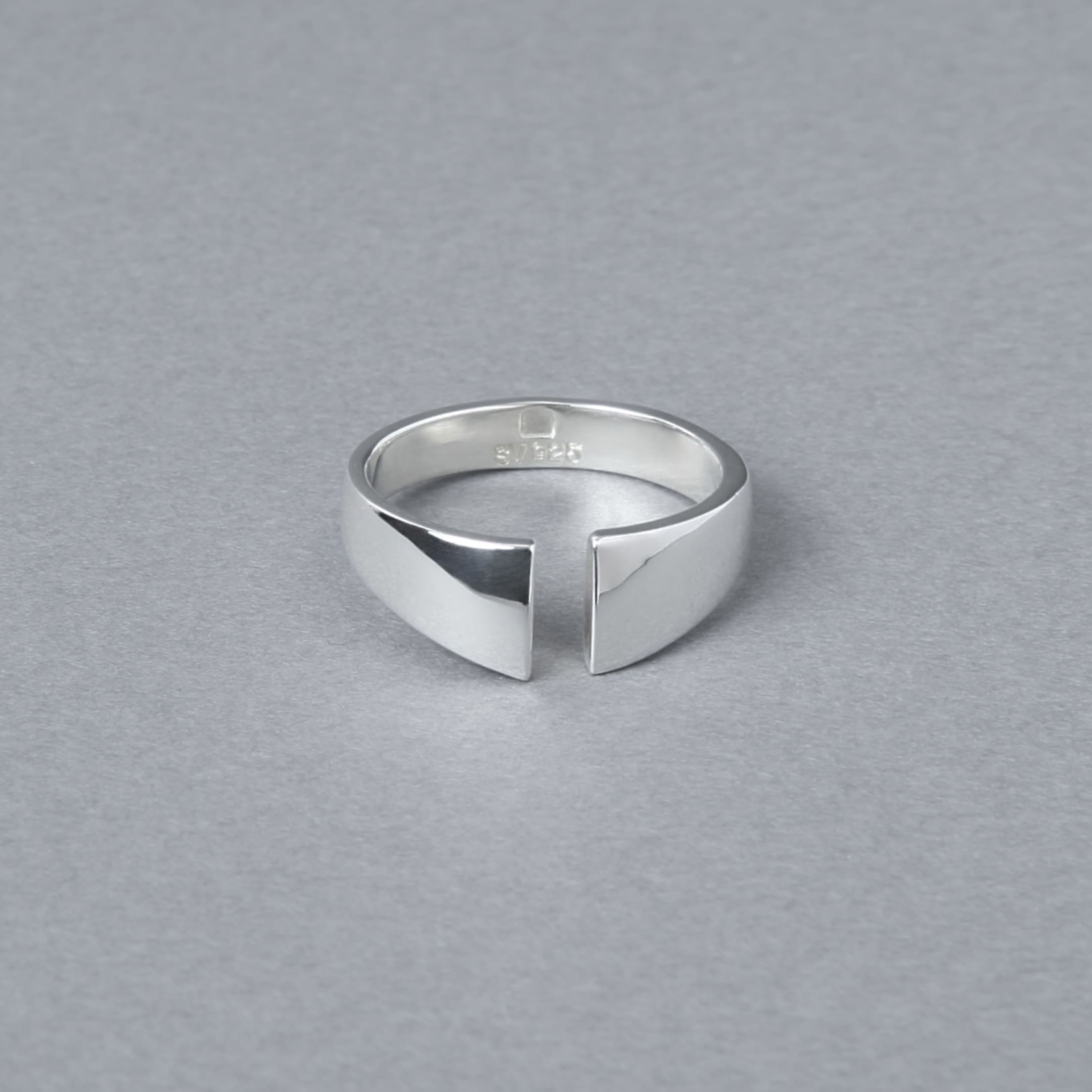 22-R-023_01.jpg?v=1757529737&