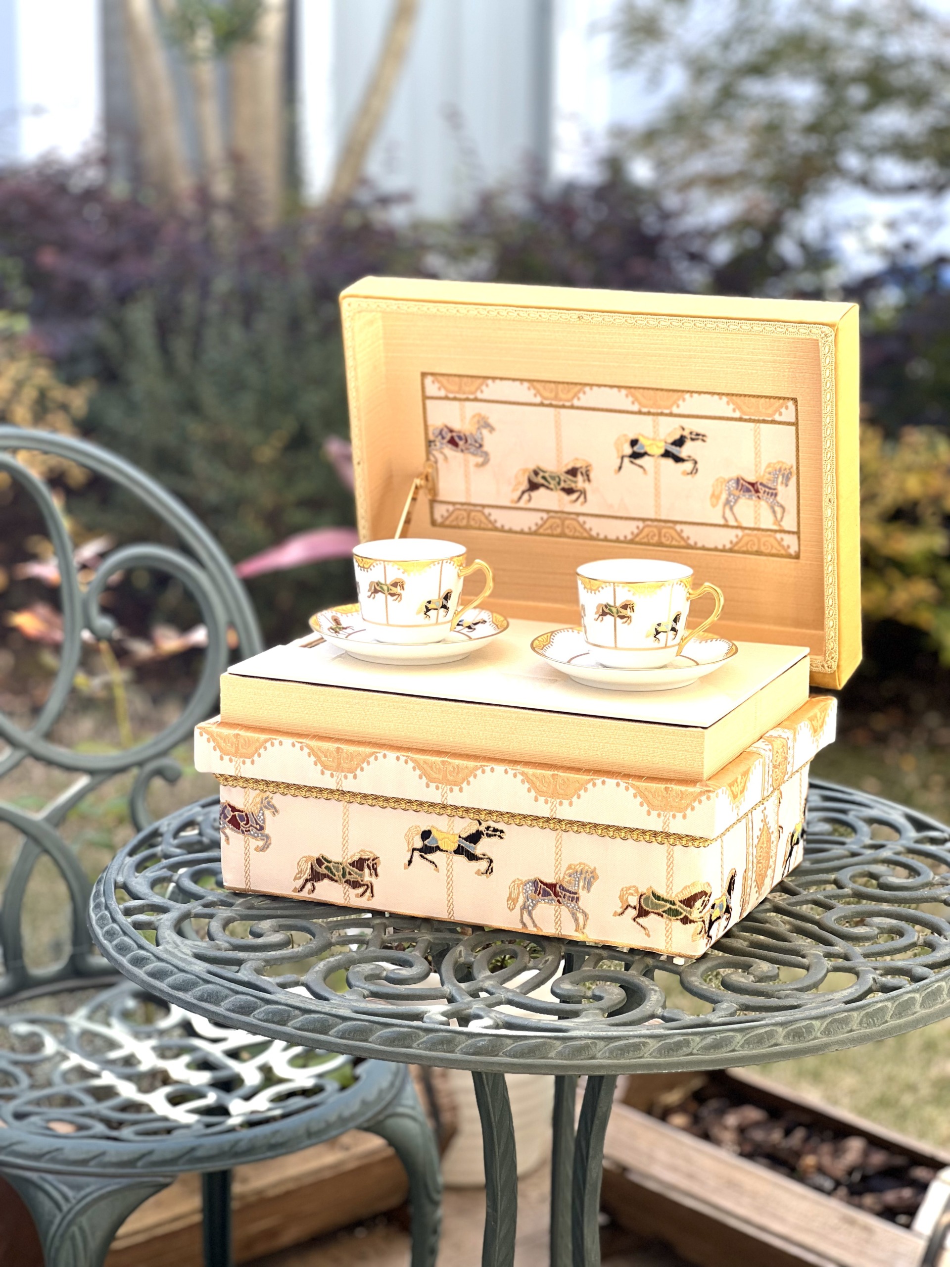 インテリア茶箱と西陣織のコラボレーション No.1 大倉陶園 うまくゆく