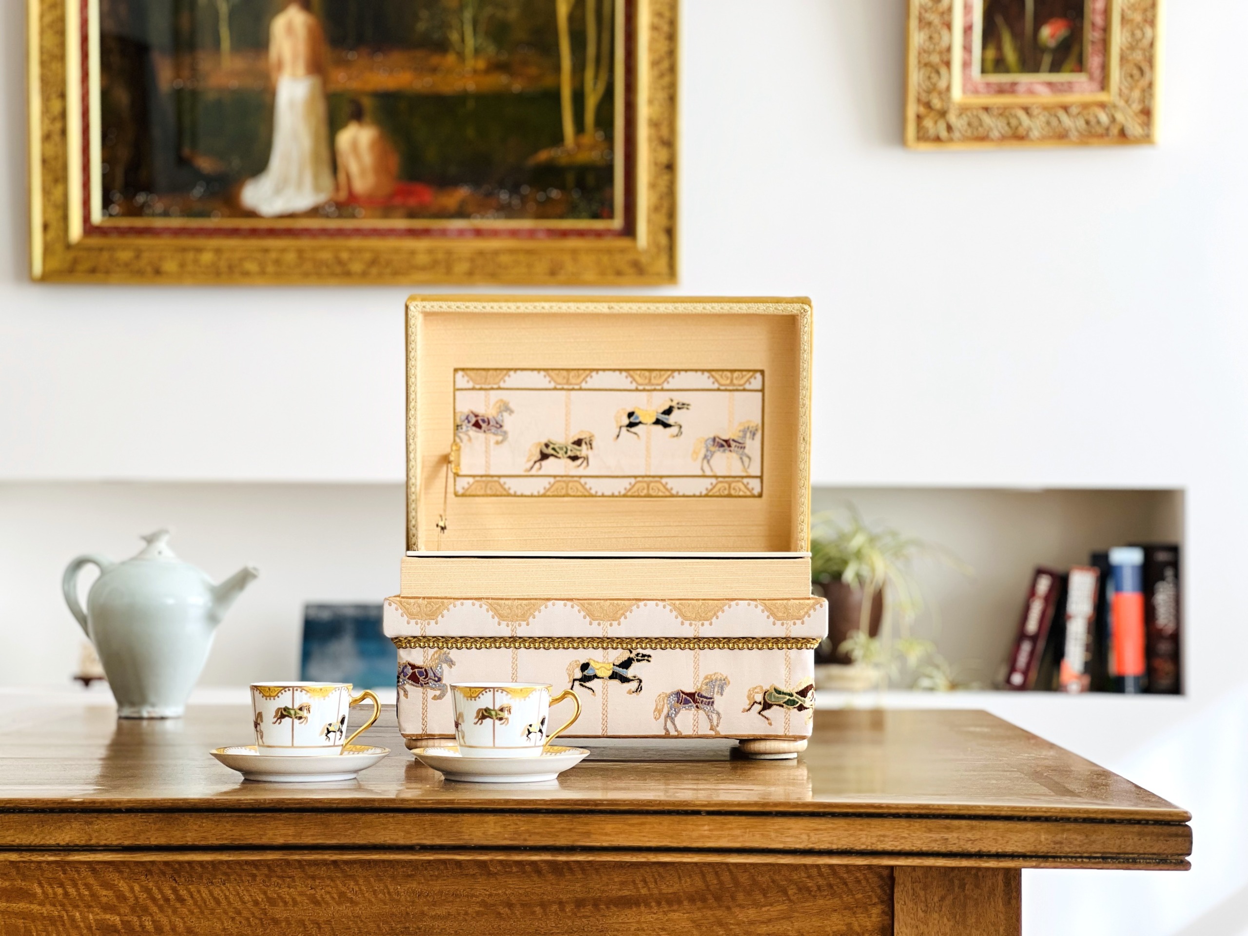 インテリア茶箱と西陣織のコラボレーション No.1 大倉陶園 うまくゆく