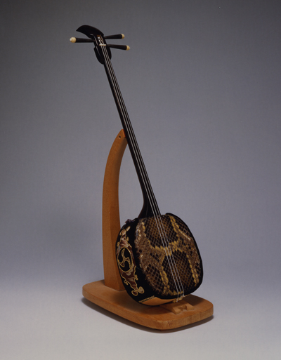 三線の音へのアプローチ ―平成25年度企画展「三線のチカラ―形の美と音