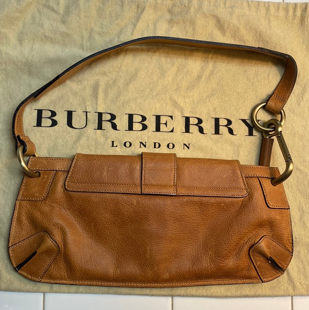 Burberry London Grained Leather Shoulder Bag In Carme – Olivia's