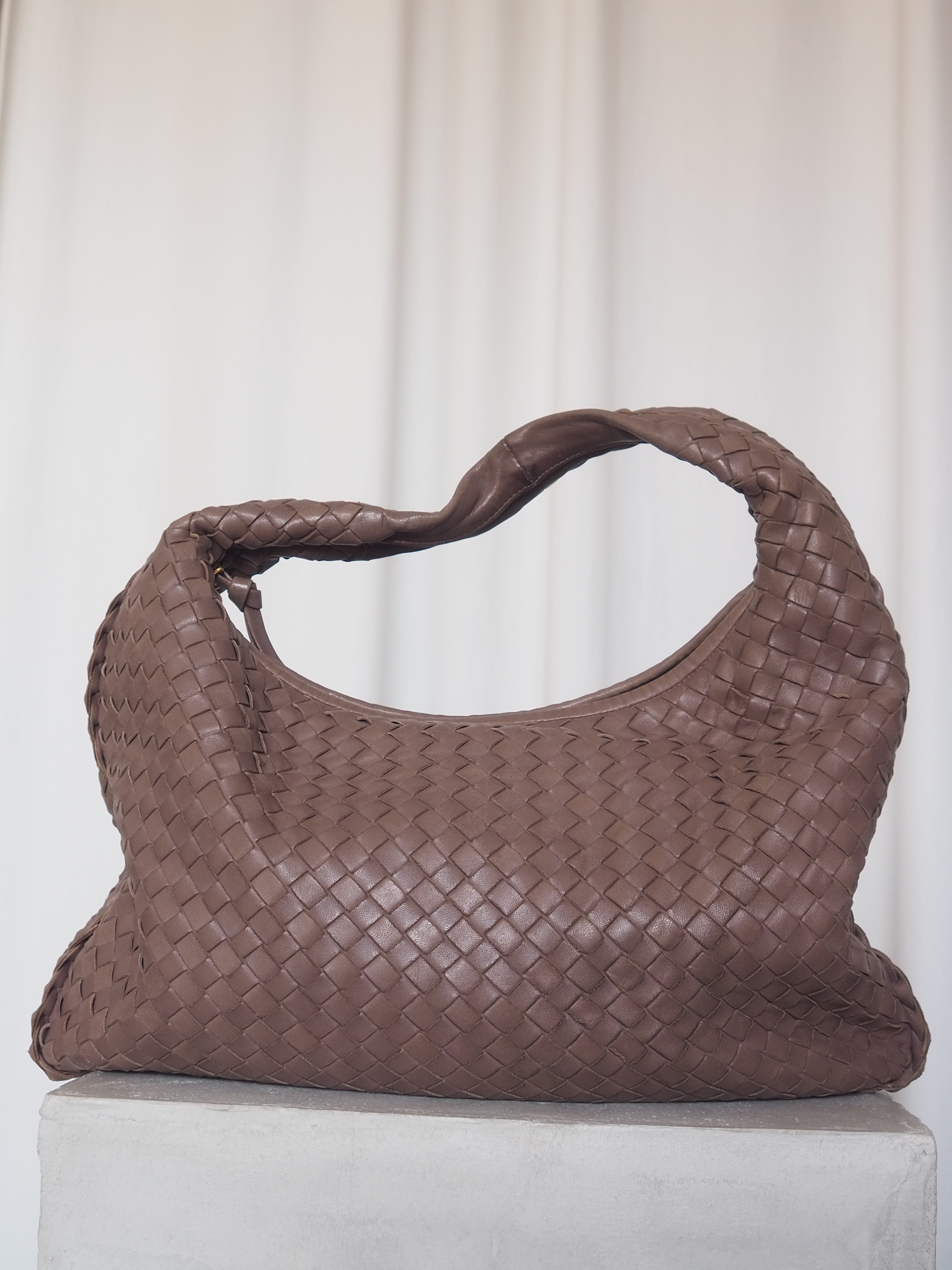 BOTTEGA VENETA ボッテガヴェネタ イントレチャート ショルダーバッグ