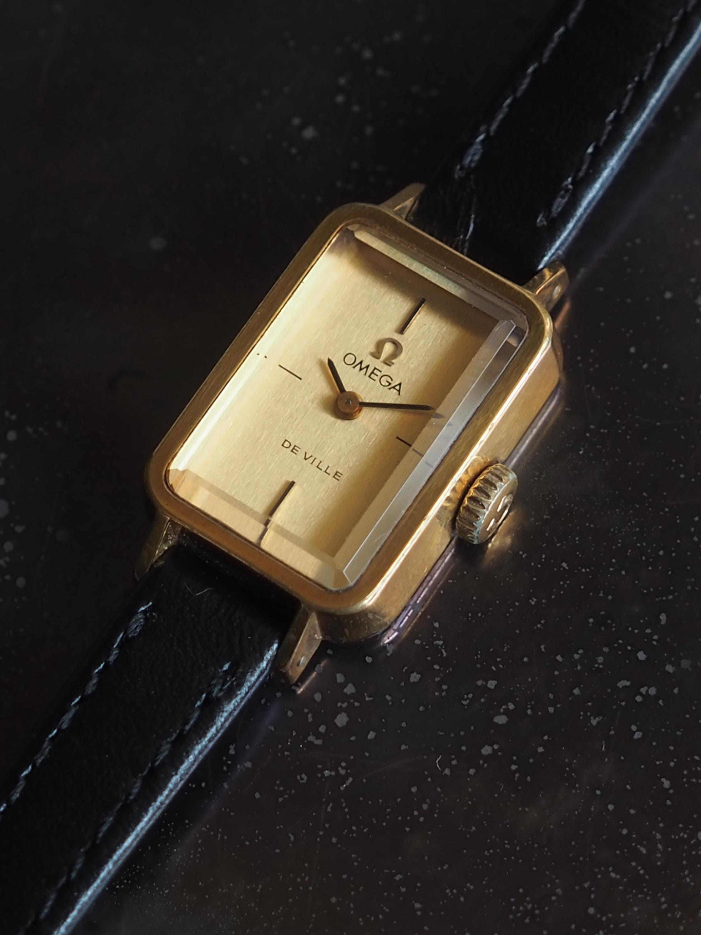 OMEGA オメガ DE VILLE デビル スクエア ウォッチ 腕周り ゴールド