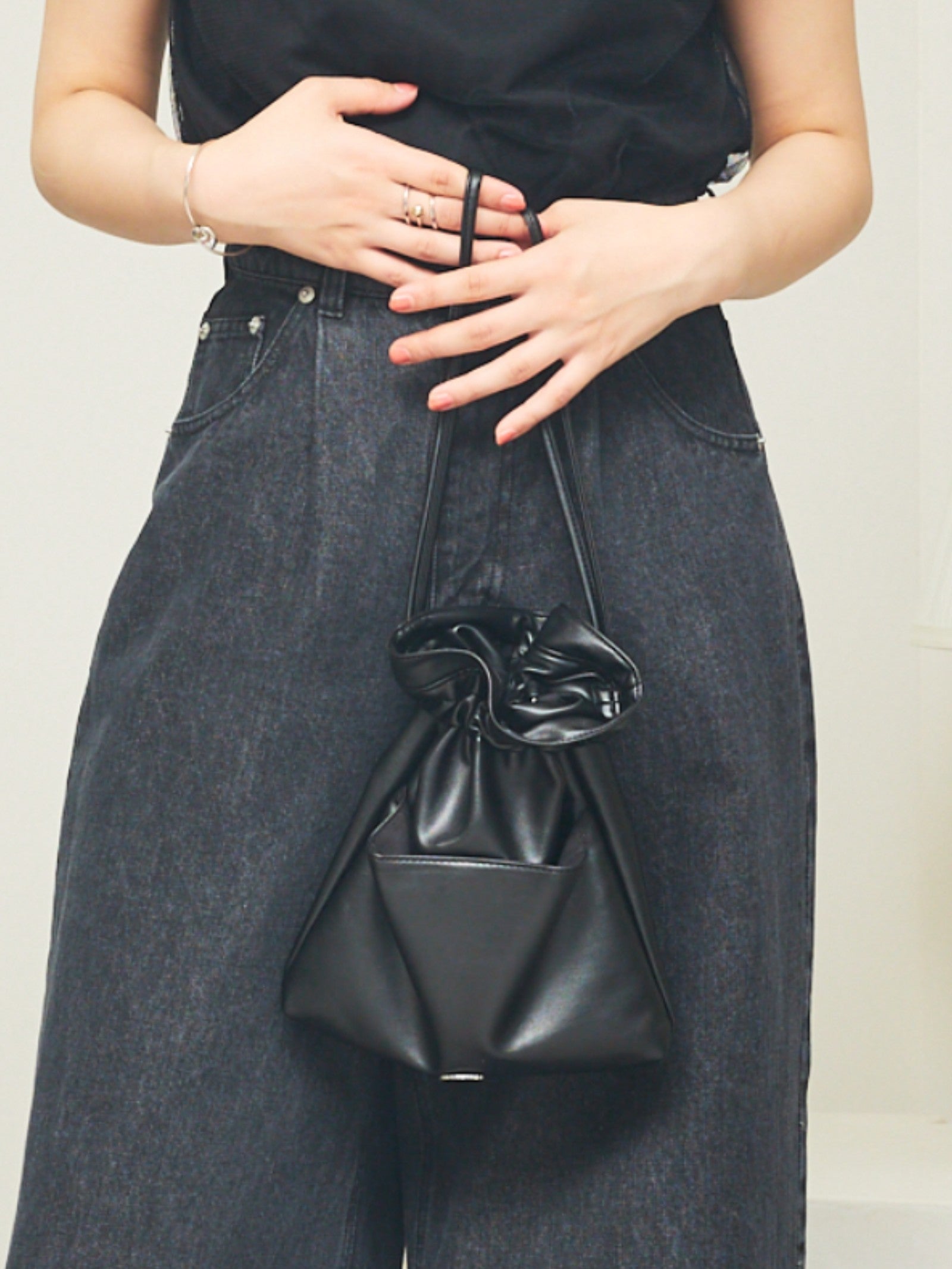 ドローストリングバッグ