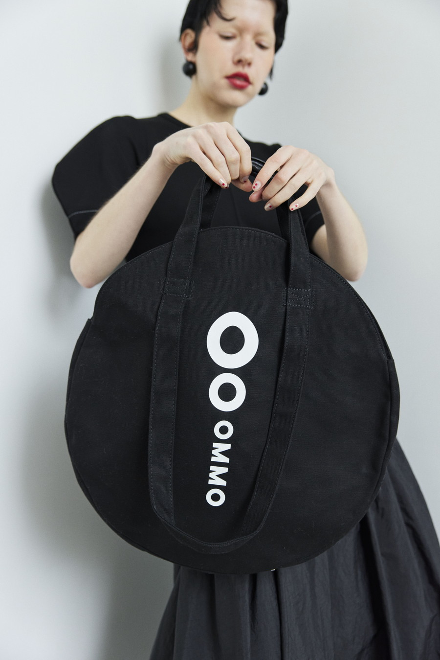 OMMO ONLINE STORE / LOGO CIRCLE TOTE