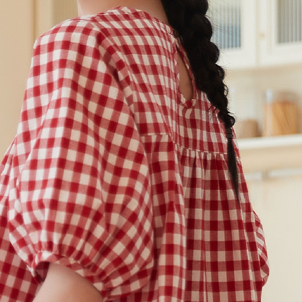 KNST336－RED 赤ギンガムチェックスモッキング刺繡半袖トップ - On