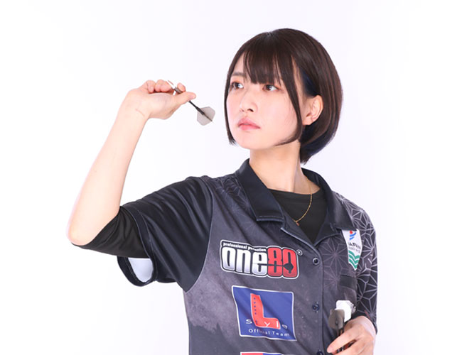 三浦 歌織｜ダーツ用品メーカーOne80（ワンエイティ）