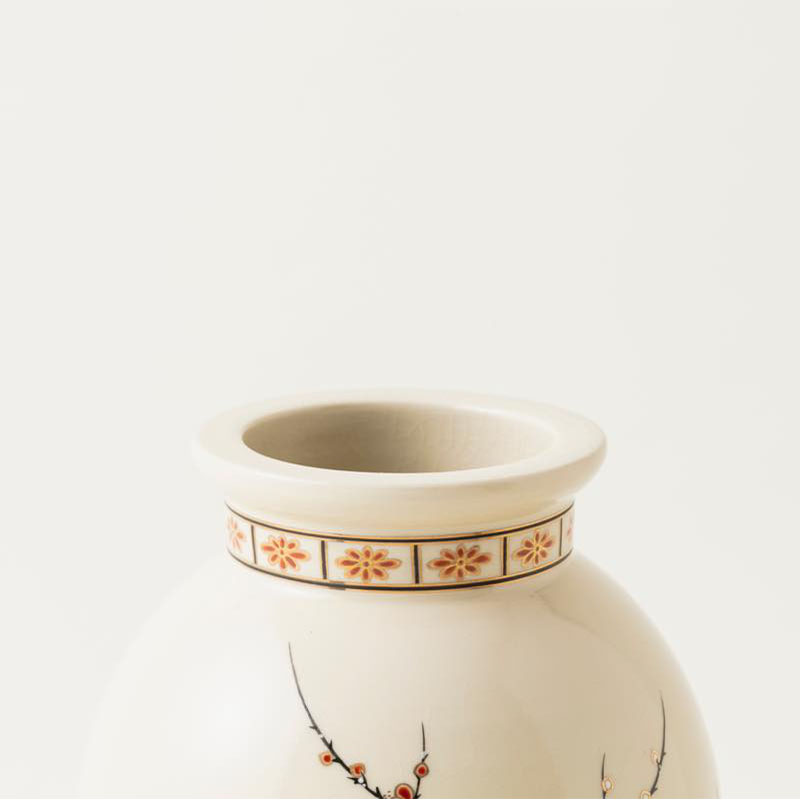 白薩摩七寸胴丸花瓶 梅牡丹[シロサツマナナスンドウマルカビン